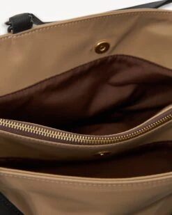 Porto Tote Tea Recycled Nylon -Nahrung Welt 256bd574 5662 4f7f 8a6c af7ea06409c3 e7353c3c edca 42dc 9d4c 3ac8873407d9