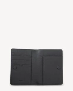 Linz Passport Wallet Black -Nahrung Welt 3dffd84a 3a4f 4fa8 bde3 e7aa04b9ff8d