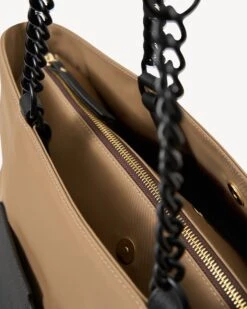 Paris Tote Tea Recycled Nylon -Nahrung Welt 7687eee5 5862 45da 9840 3a83ae432a02 1c022ea9 235a 4f2b 924a a2698e9ea30e