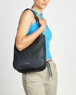 Rebe Shoulder Bag -Nahrung Welt 9e06331a e9b8 492a 8df7 01e258ac5d27