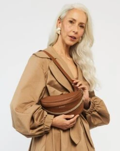 Cleo Crossbody Bag Tan -Nahrung Welt 9f43ae75 448f 4161 b97b d2fad8a8c180 39826db9 61ce 4ed6 b45f a75e59e9dac8