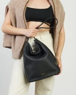 June Shoulder Bag -Nahrung Welt SABEN SS25 Ecomm June Black 4
