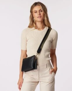 Feature Strap Webbing Khaki + Black Stripe -Nahrung Welt bea34bcc 0e66 404f a03e dc1ddb1e2ad9 51797bef fcf2 4b87 94fe f57c27ca5d57