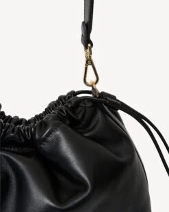 Elliot Shoulder Bag 31 Elliot Shoulder Bag -Nahrung Welt e8c8a3e8 d1b8 45f6 b40a 65c4a9cea632 95853069 a40f 483d a903 10a7aff56ca8