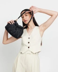 Alexis Shoulder Bag -Nahrung Welt f58d09f3 a142 45bd 8a3c a631da7993e1